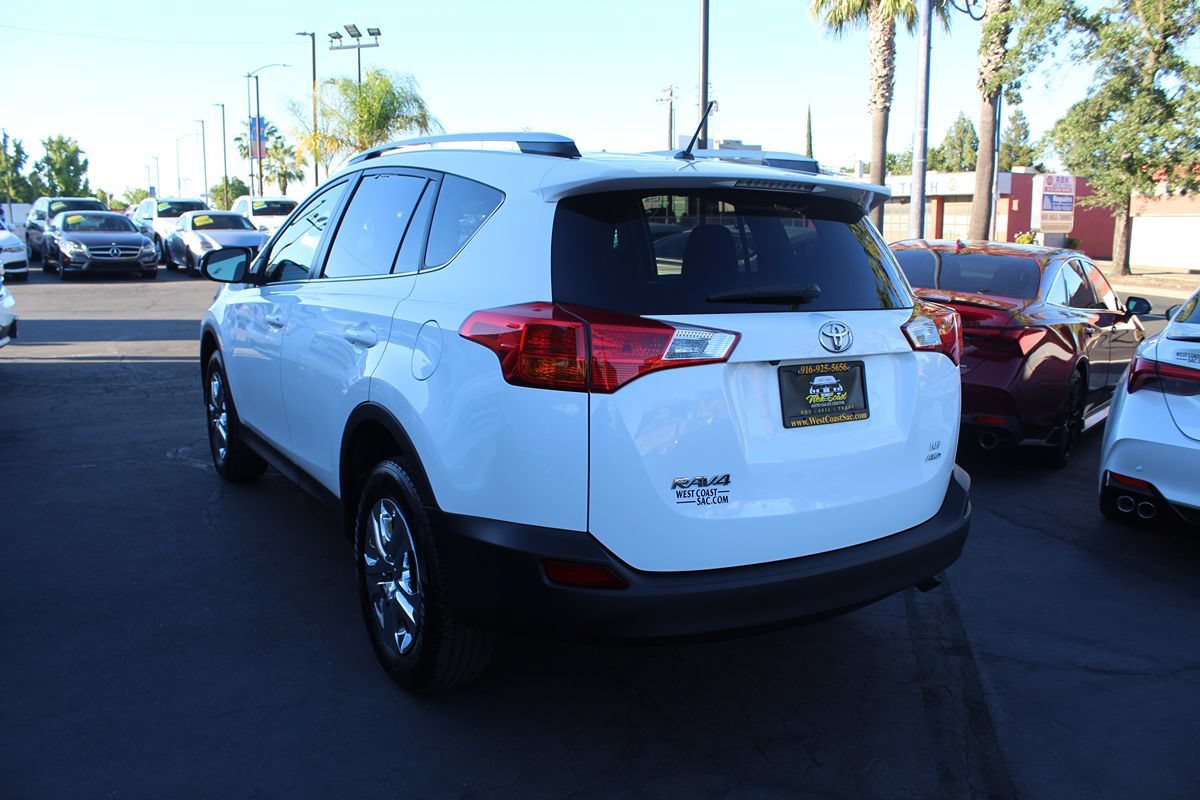Used 2013 Toyota RAV4 LE AWD/4WD image 5