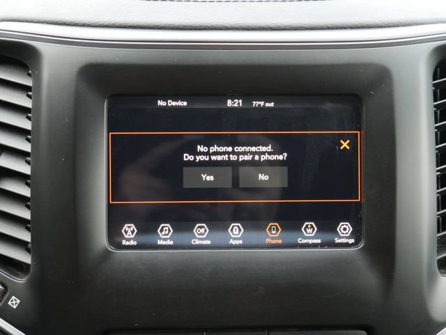 Used 2020 Jeep Cherokee Latitude AWD/4WD image 5