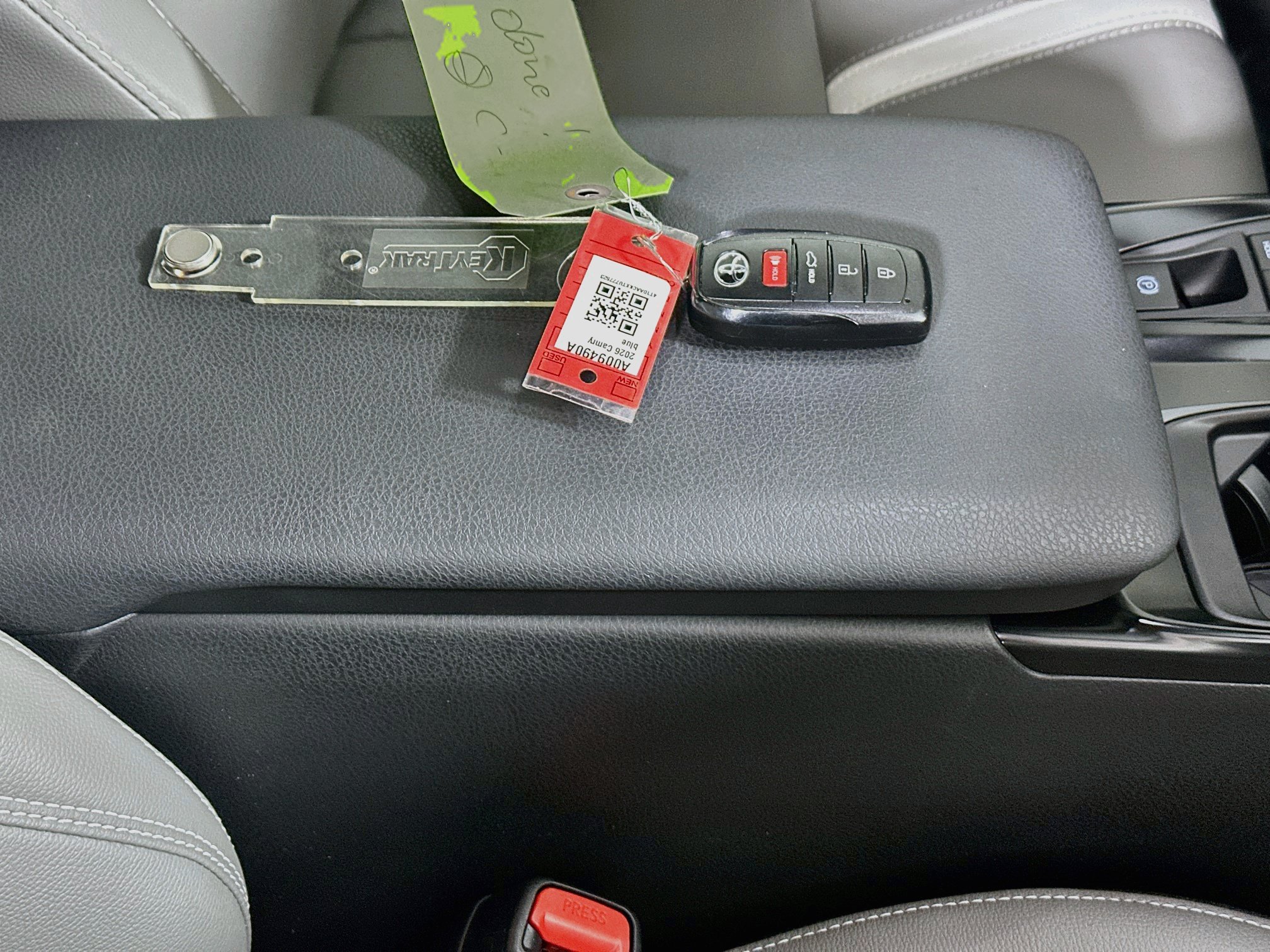 Used 2026 Toyota Camry SE FWD image 33