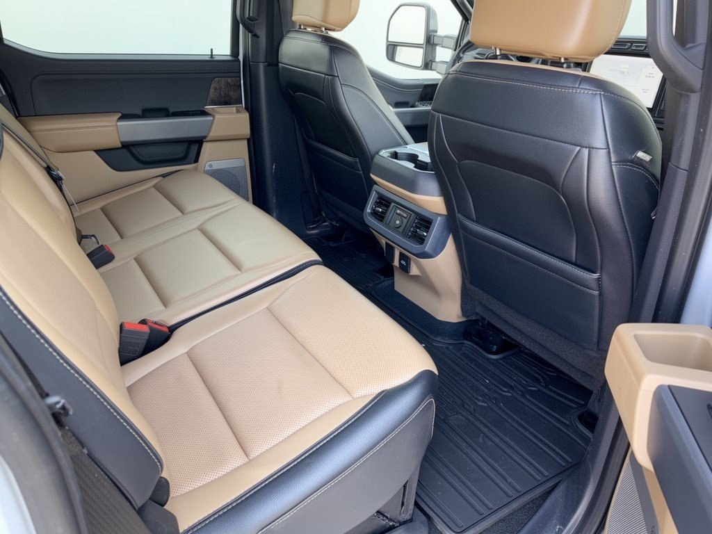 Used 2024 Ford F350 Lariat w/ Lariat Ultimate Package AWD/4WD image 29