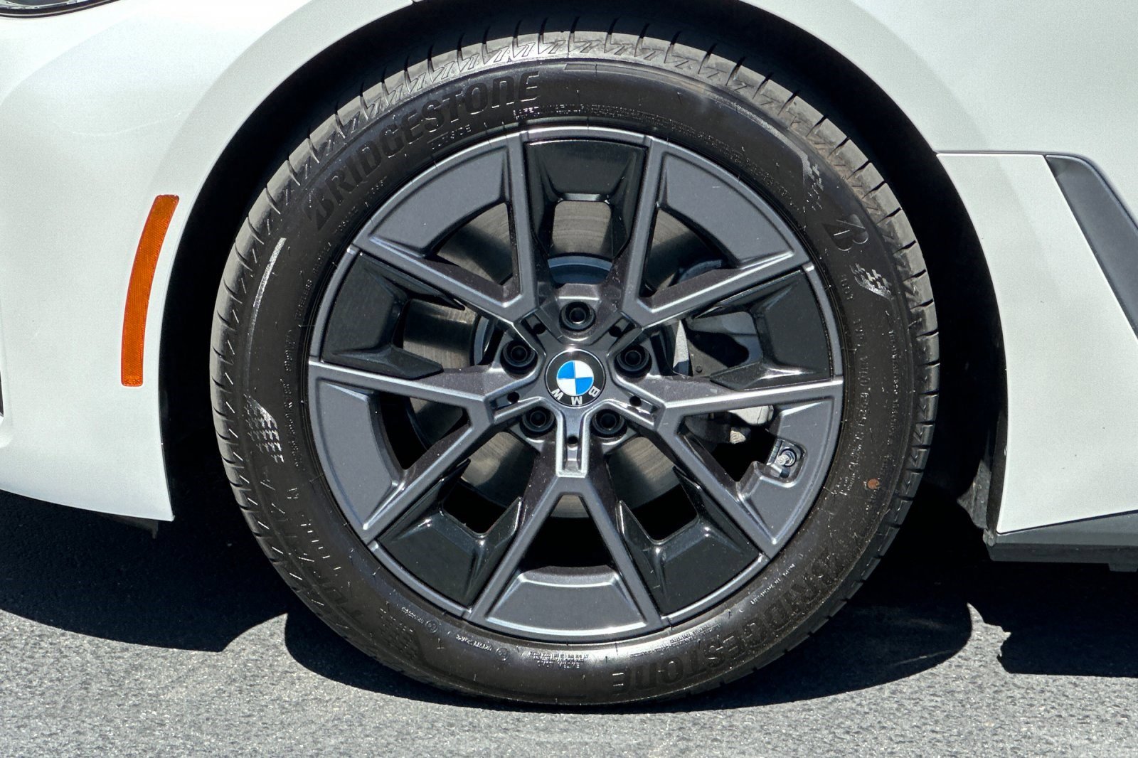 Used 2025 BMW i4 eDrive40 image 37