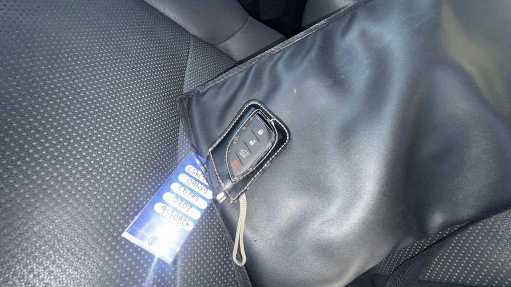 Used 2020 Lexus GX 460 image 23