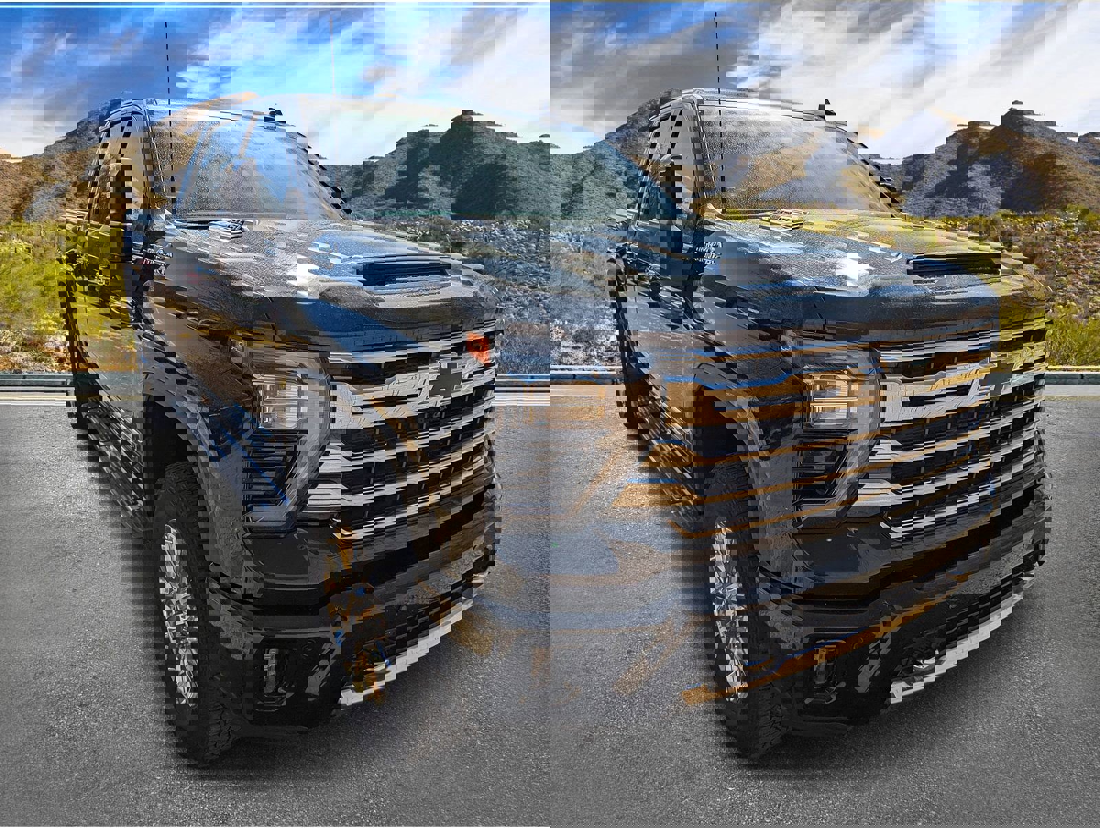 Used 2024 Chevrolet Silverado 2500 High Country w/ High Country Premium Package image 3