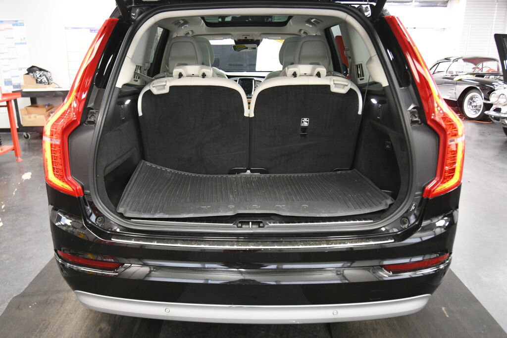 Used 2022 Volvo XC90 T6 Momentum w/ Advanced Package AWD/4WD image 26