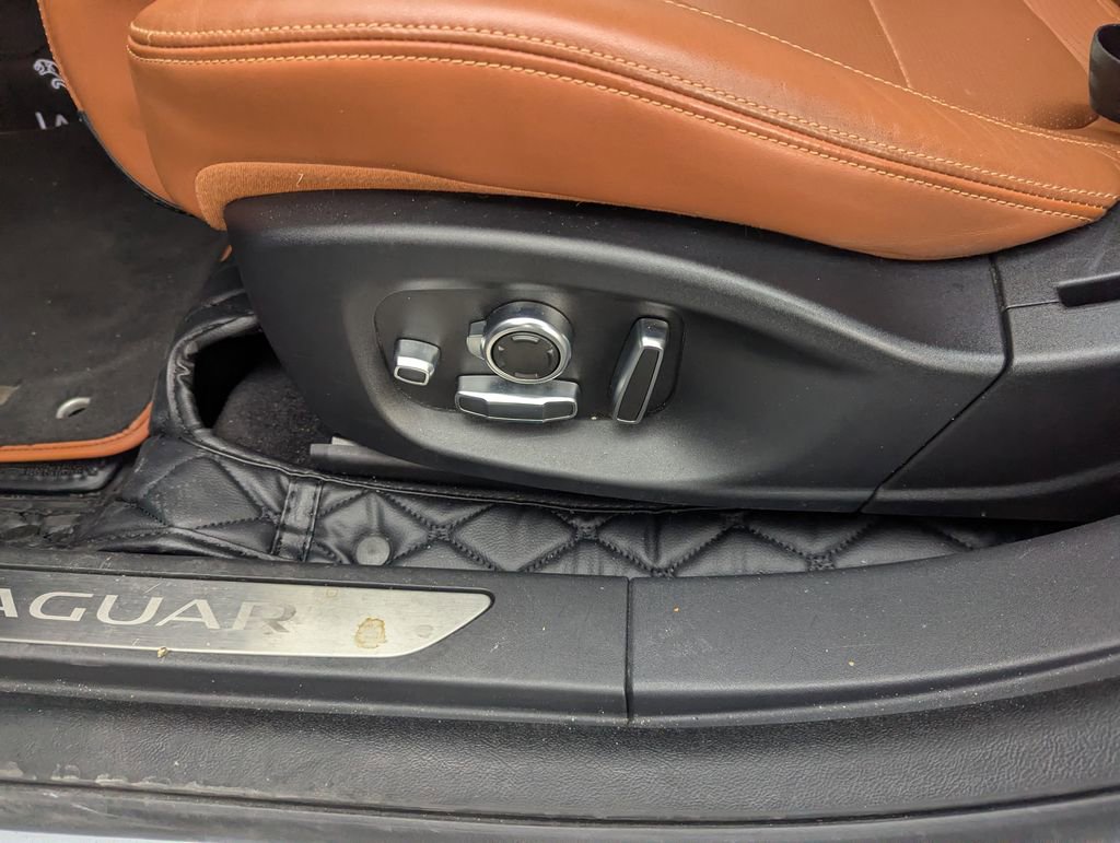 Used 2020 Jaguar I-PACE SE image 23