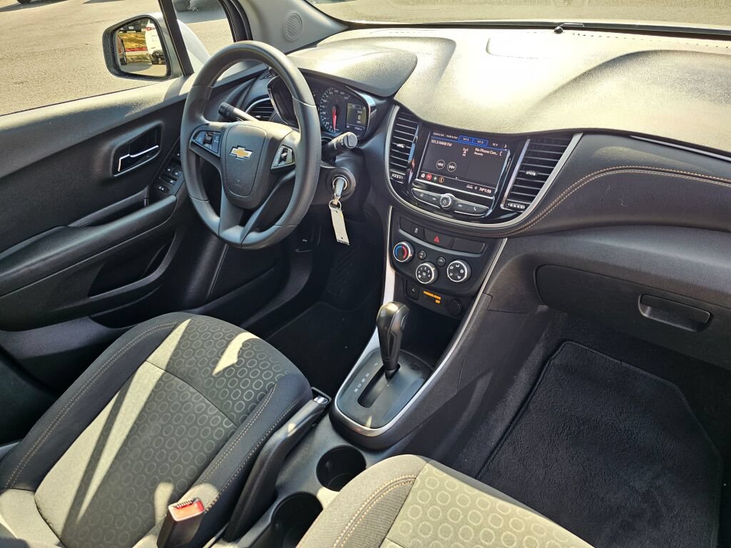 Used 2020 Chevrolet Trax LS w/ Tint and Cruise Package AWD/4WD image 28