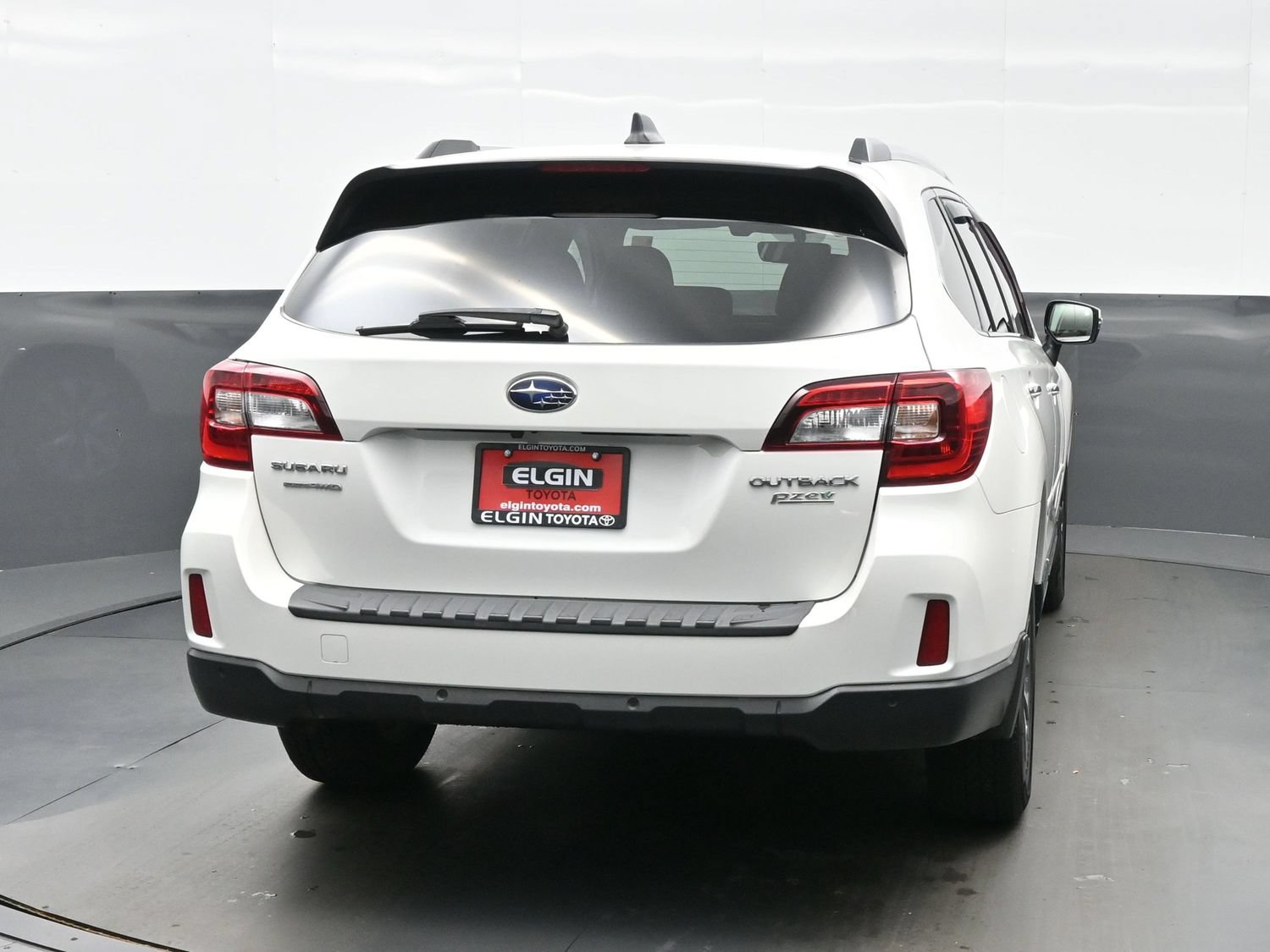 Used 2017 Subaru Outback 2.5i Touring w/ Popular Package #5A AWD/4WD image 5