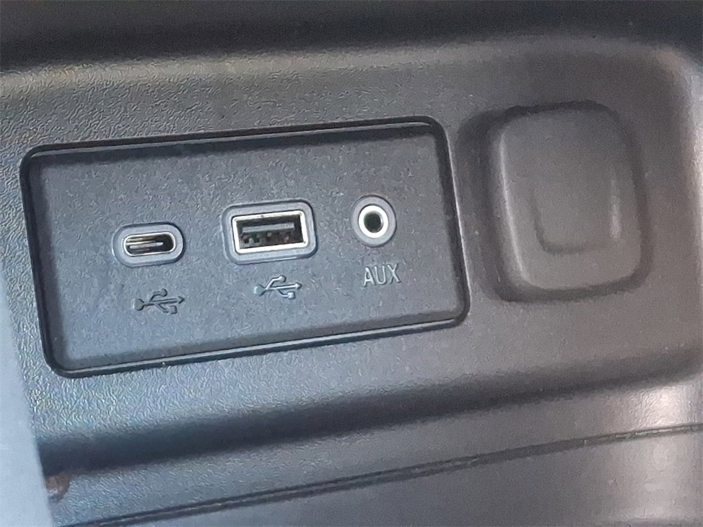 Used 2024 Chevrolet Equinox LT image 25