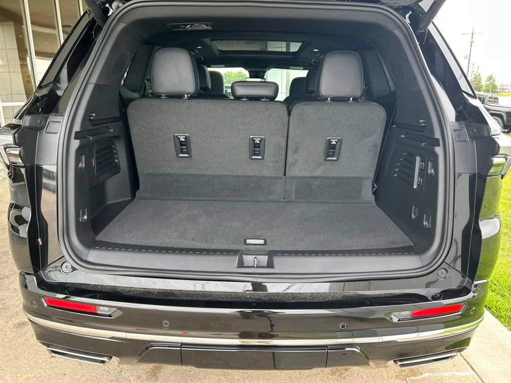 Used 2026 Buick Enclave Avenir w/ Super Cruise Package FWD image 12