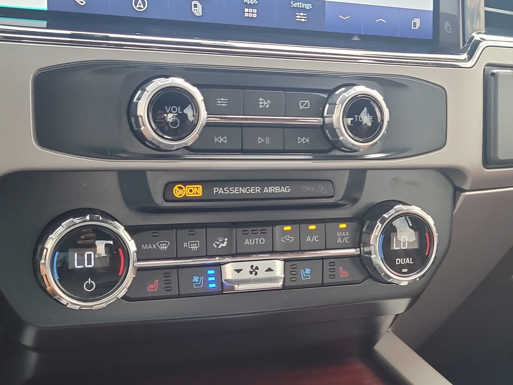Certified 2022 Ford F250 King Ranch w/ King Ranch Ultimate Package AWD/4WD image 24
