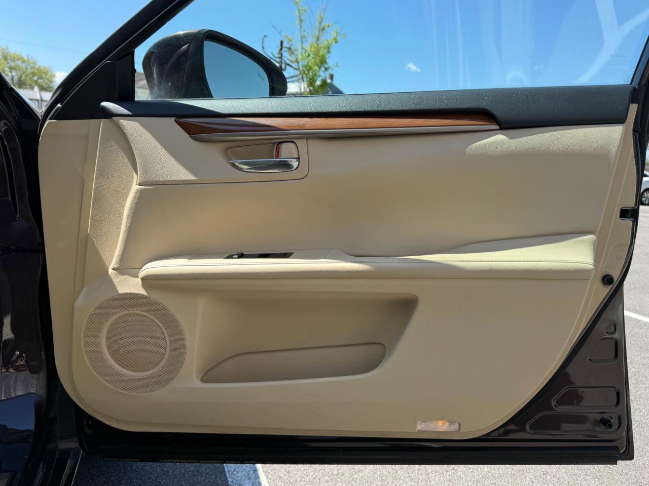 Used 2013 Lexus ES 300h w/ Luxury Pkg image 20