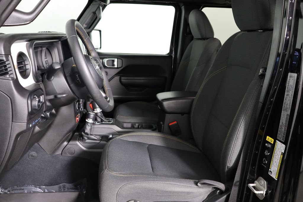 Used 2024 Jeep Wrangler Unlimited AWD/4WD image 7