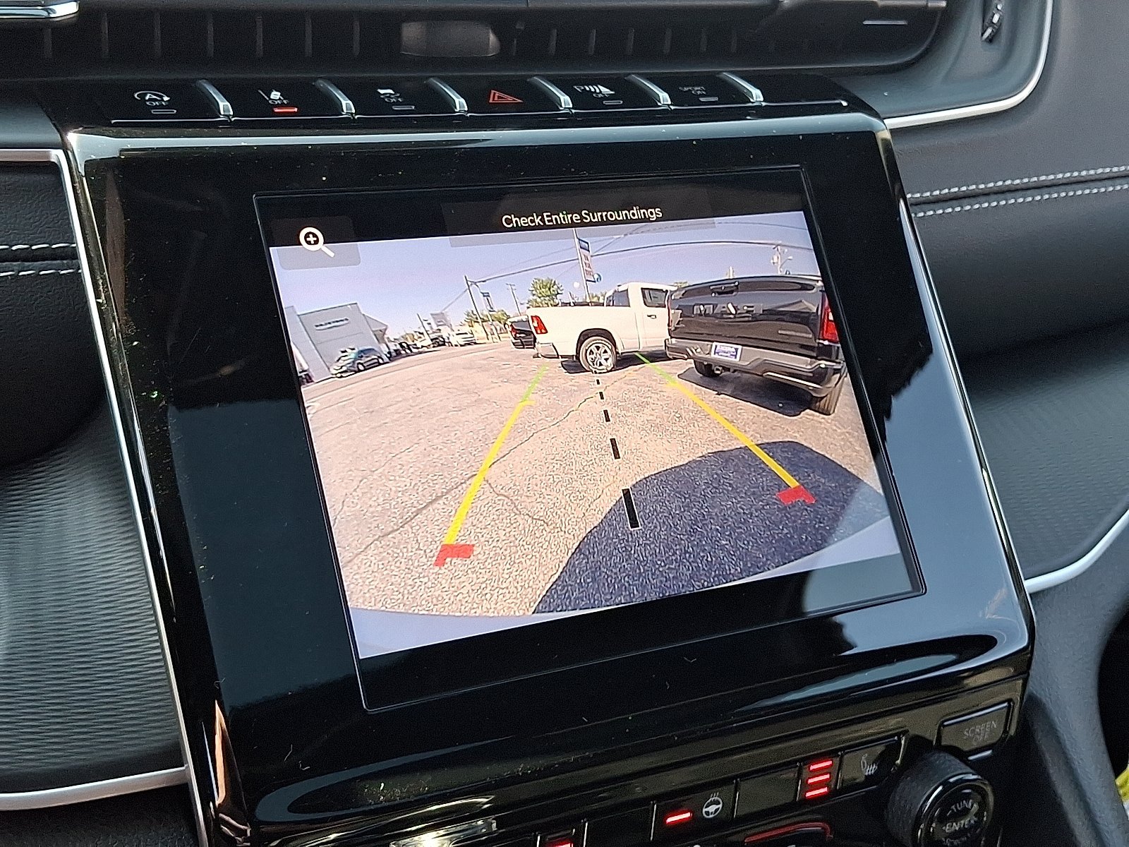 New 2025 Jeep Grand Cherokee Laredo X w/ Luxury Tech Group I AWD/4WD image 17