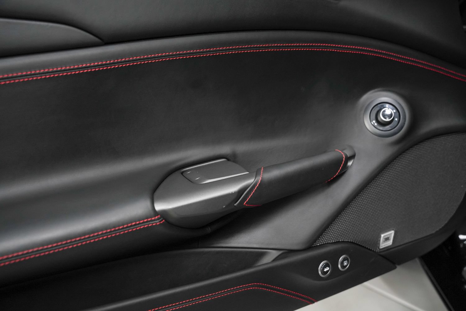 Used 2017 Ferrari 488 GTB RWD image 39