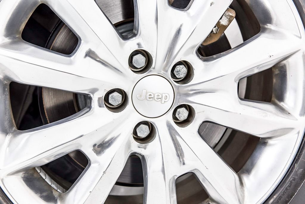 Used 2017 Jeep Cherokee Limited image 40