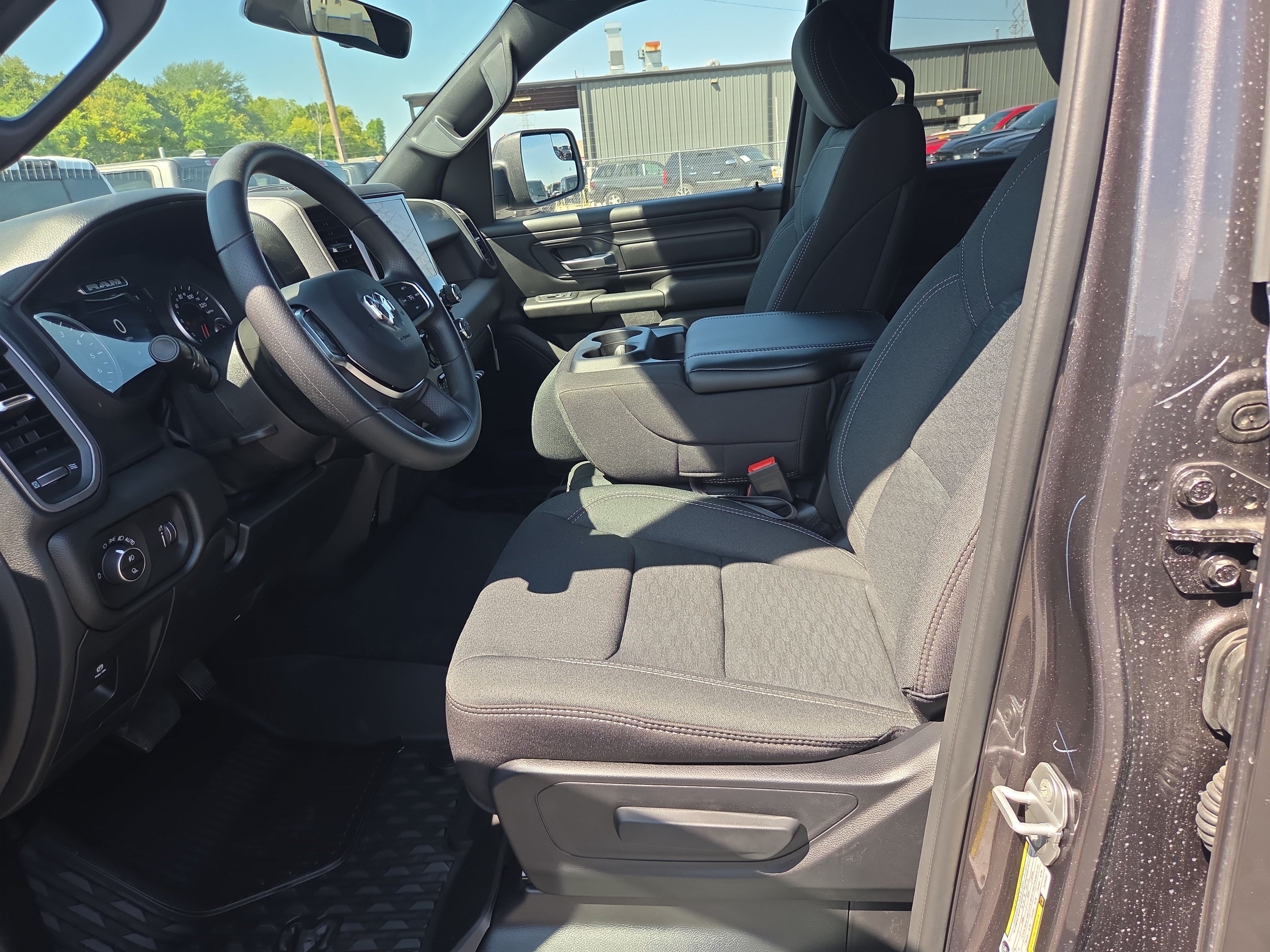 New 2026 RAM 1500 Warlock AWD/4WD image 4