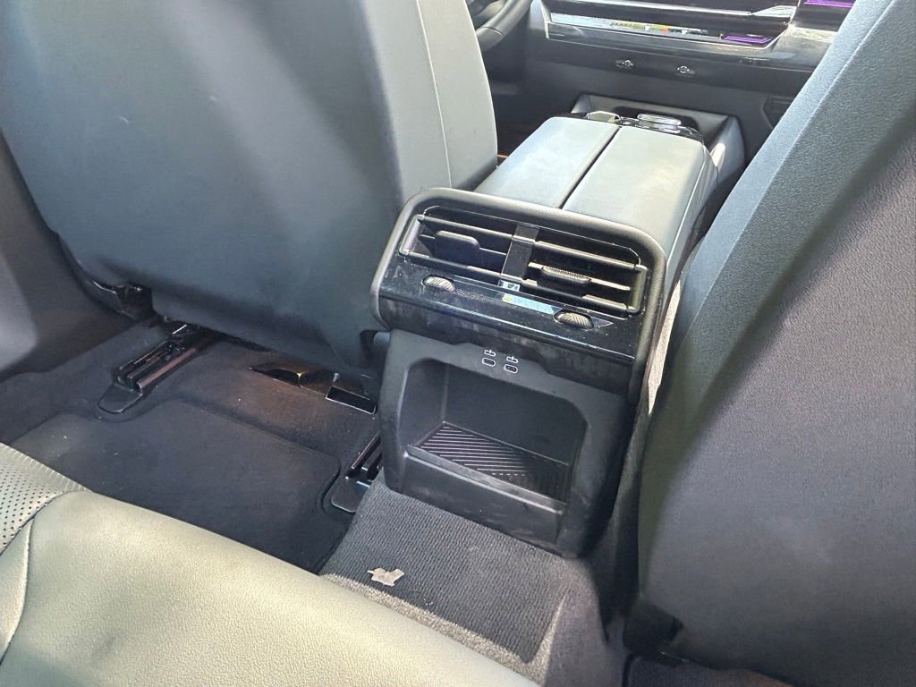 Used 2025 BMW 530i RWD image 46