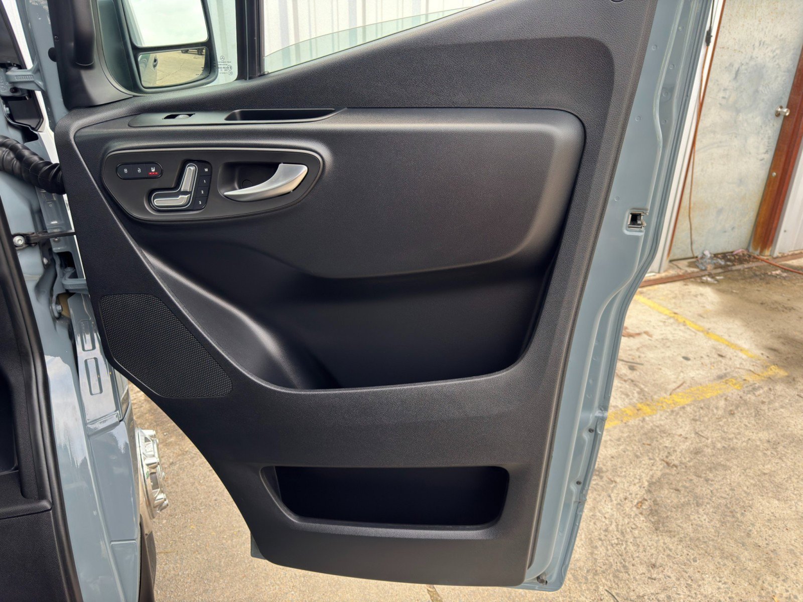 Used 2023 Mercedes-Benz Sprinter 3500 w/ Parking Package image 44