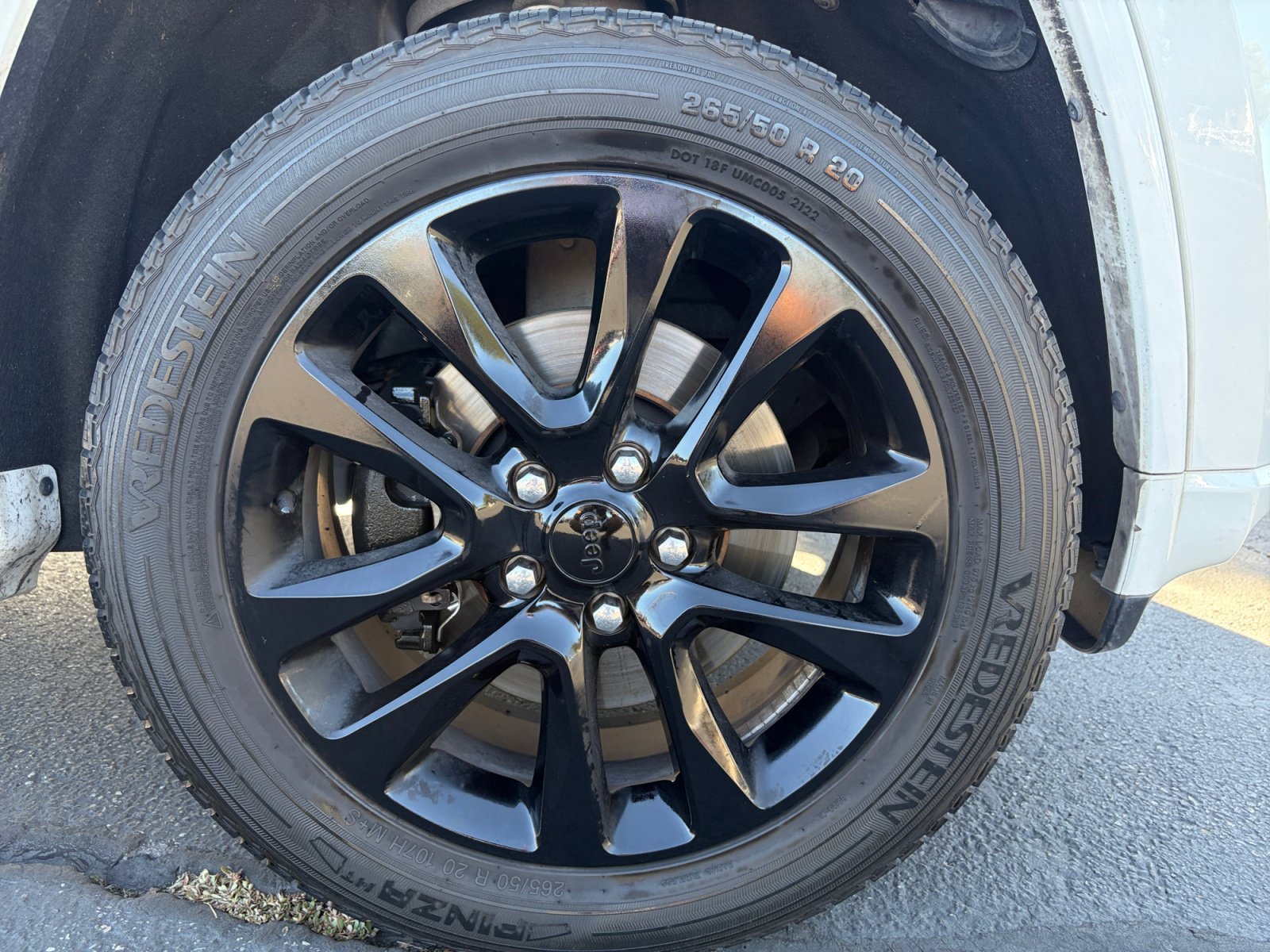 Used 2021 Jeep Grand Cherokee Laredo X AWD/4WD image 30