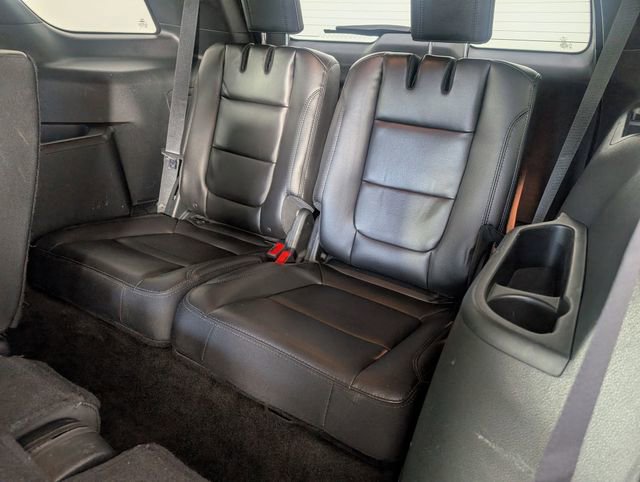 Used 2018 Ford Explorer XLT w/ Equipment Group 202A image 27