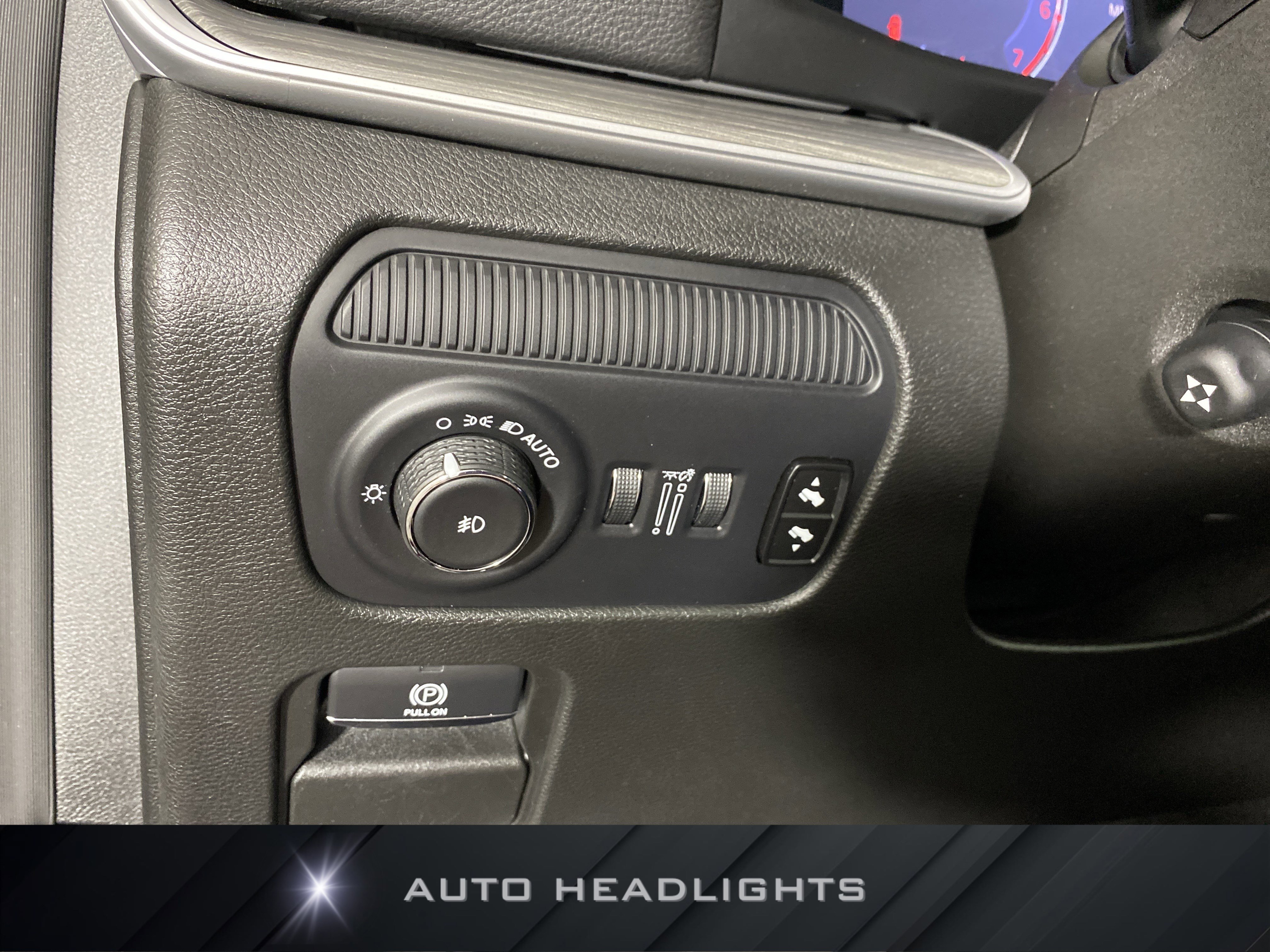 Used 2024 Jeep Wagoneer L Series II AWD/4WD image 24