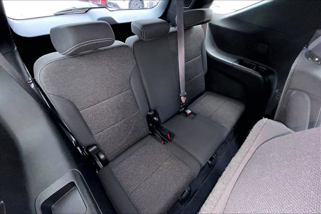 Used 2025 Chevrolet Traverse LT image 38