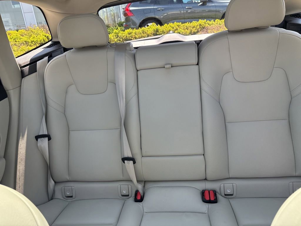 Certified 2023 Volvo XC60 B5 Core w/ Climate Package AWD/4WD image 35