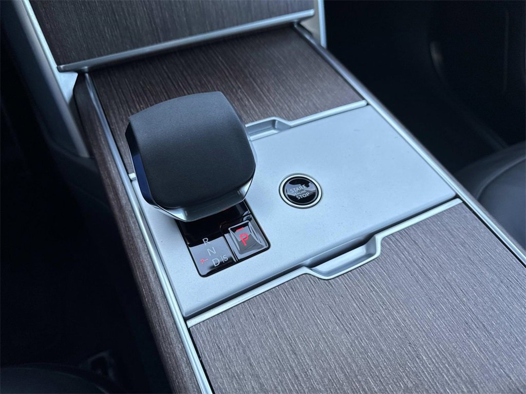 Used 2024 Land Rover Range Rover SE image 22