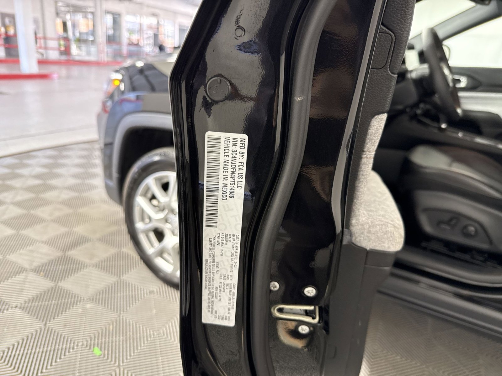 Used 2023 Jeep Compass Latitude w/ Sun and Sound Group image 28