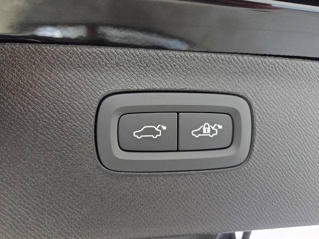 New 2026 Volvo XC90 B5 Core AWD/4WD image 19