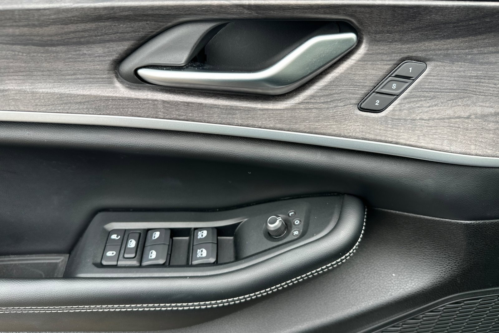 Used 2023 Jeep Grand Cherokee L Limited w/ Trailer Tow Group (B) image 10