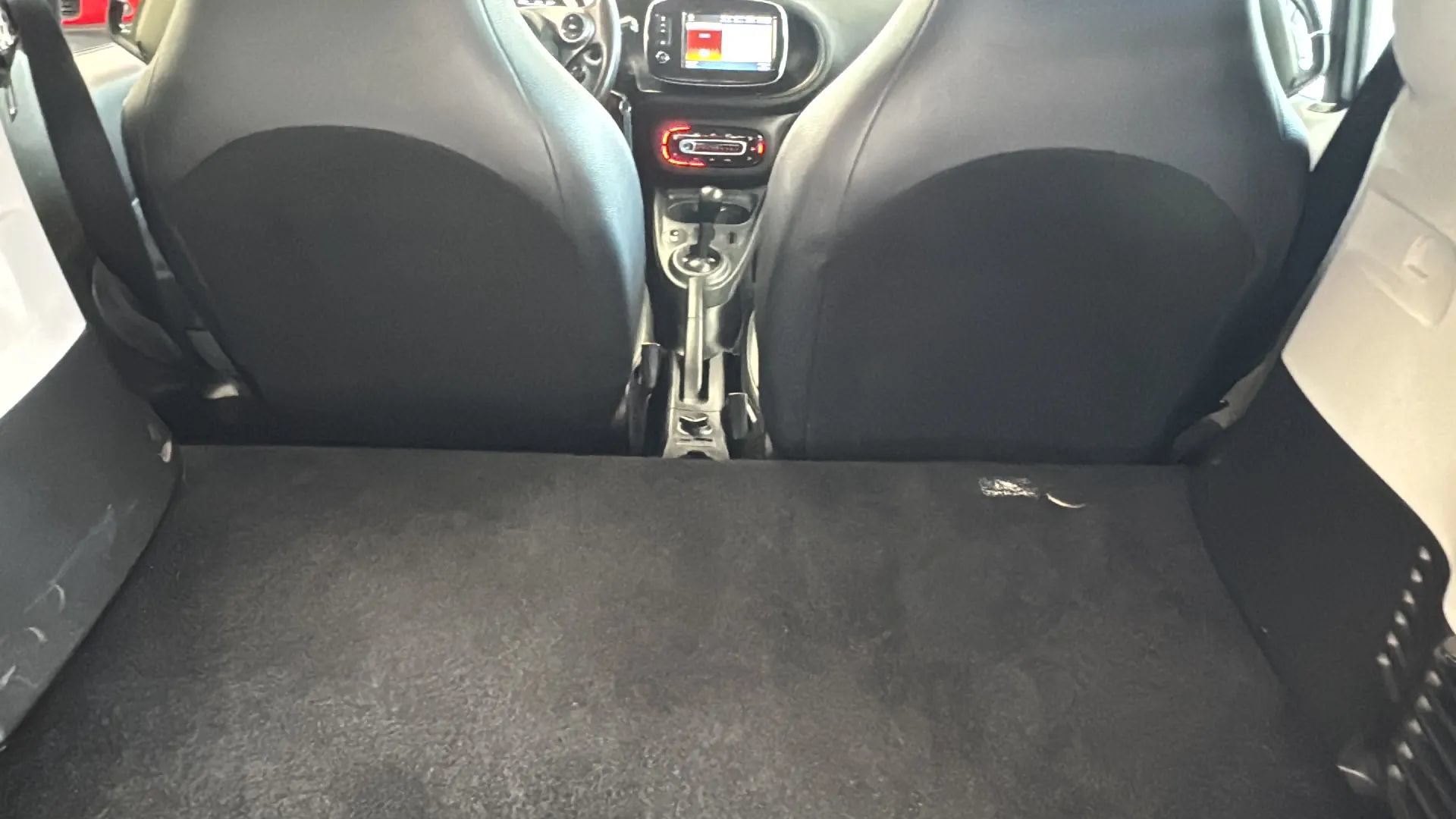 Used 2017 smart fortwo pure RWD image 39