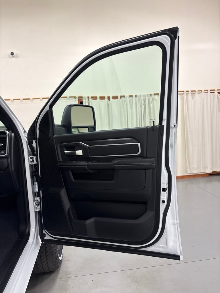 New 2026 RAM 2500 Big Horn AWD/4WD image 28