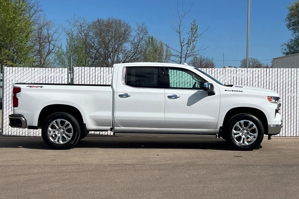 New 2026 Chevrolet Silverado 1500 LTZ w/ LTZ Premium Package AWD/4WD image 3