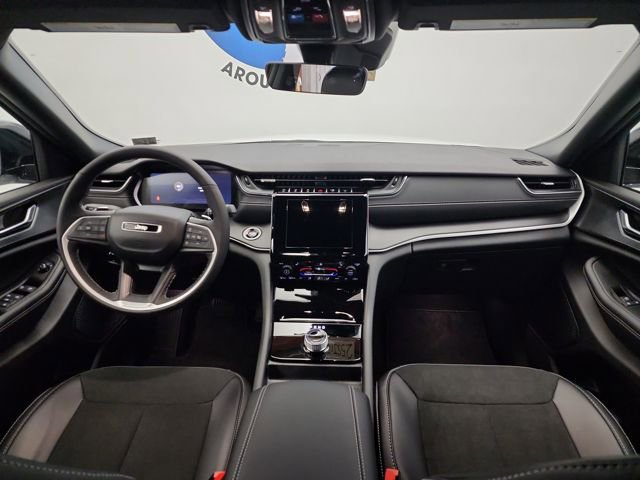 New 2025 Jeep Grand Cherokee Altitude image 17