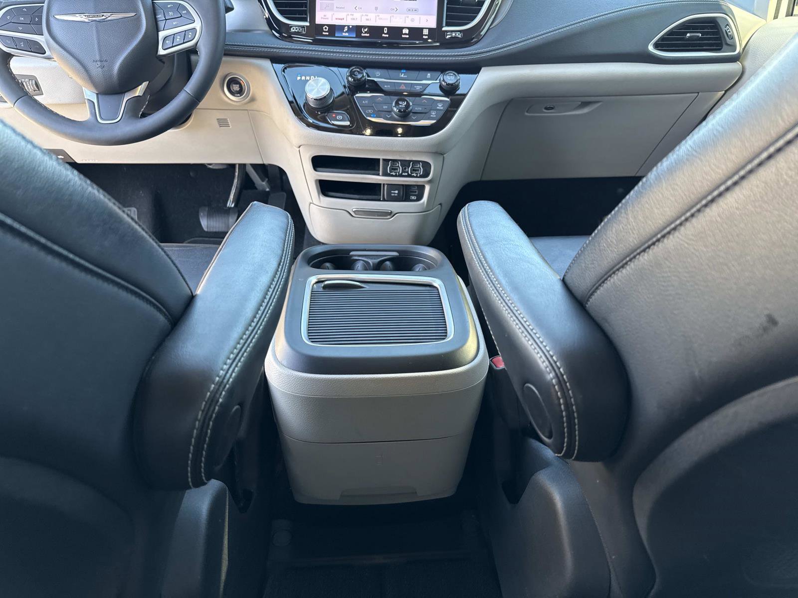 Certified 2022 Chrysler Pacifica Touring-L image 17