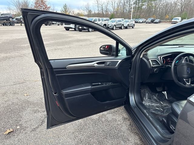 Used 2018 Ford Fusion SE image 23