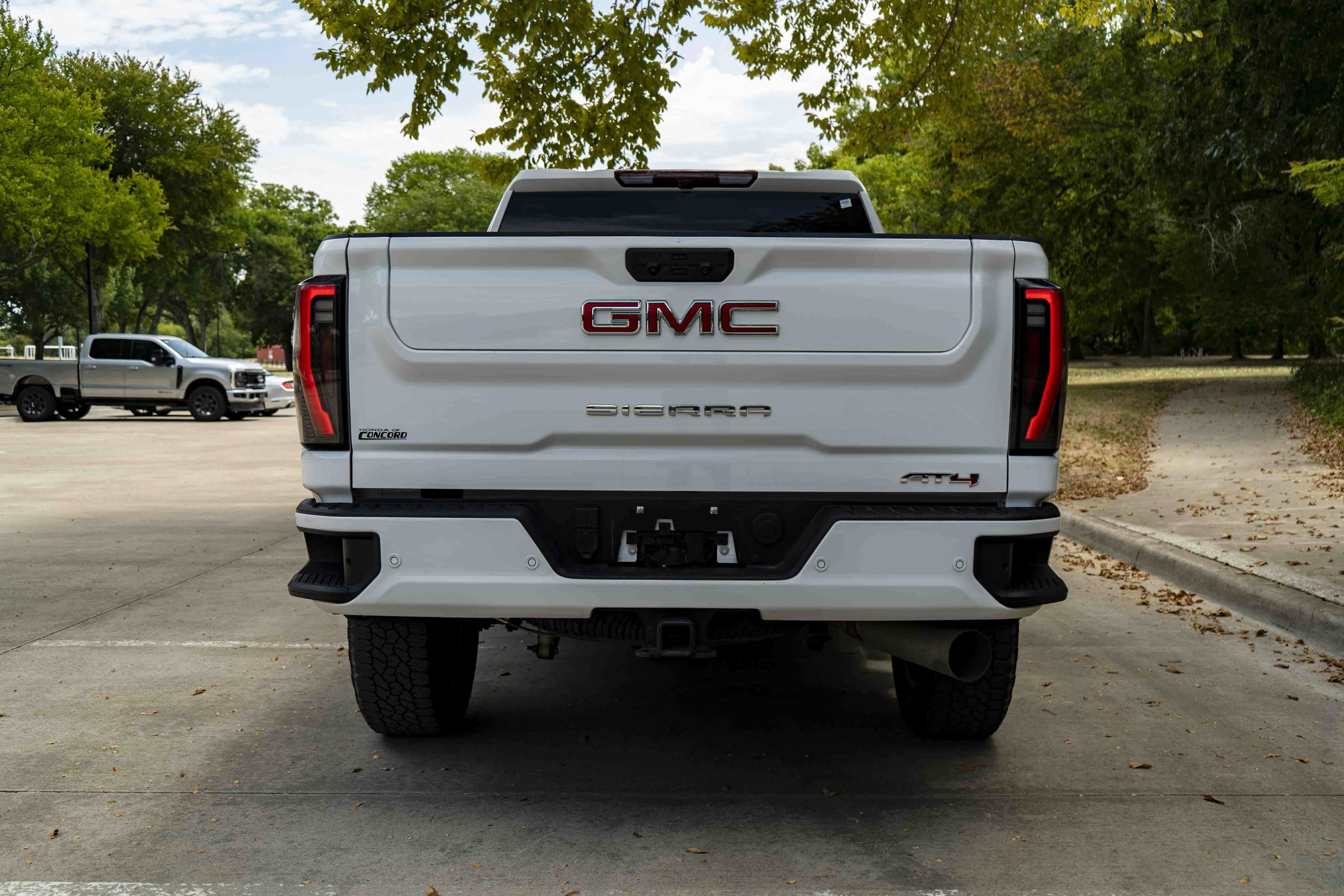 Used 2025 GMC Sierra 2500 AT4 AWD/4WD image 8