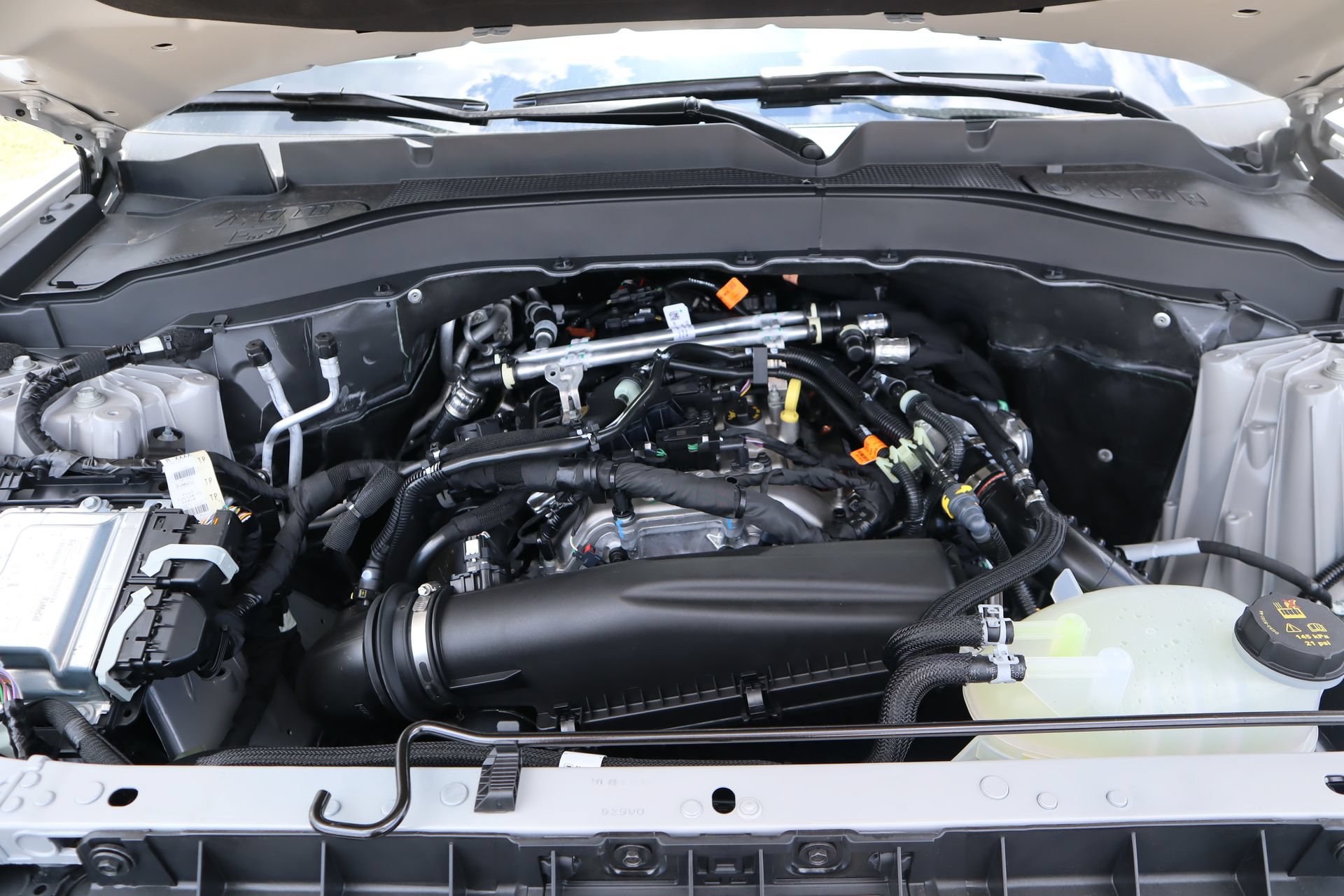 New 2026 Ford Explorer Active RWD image 22