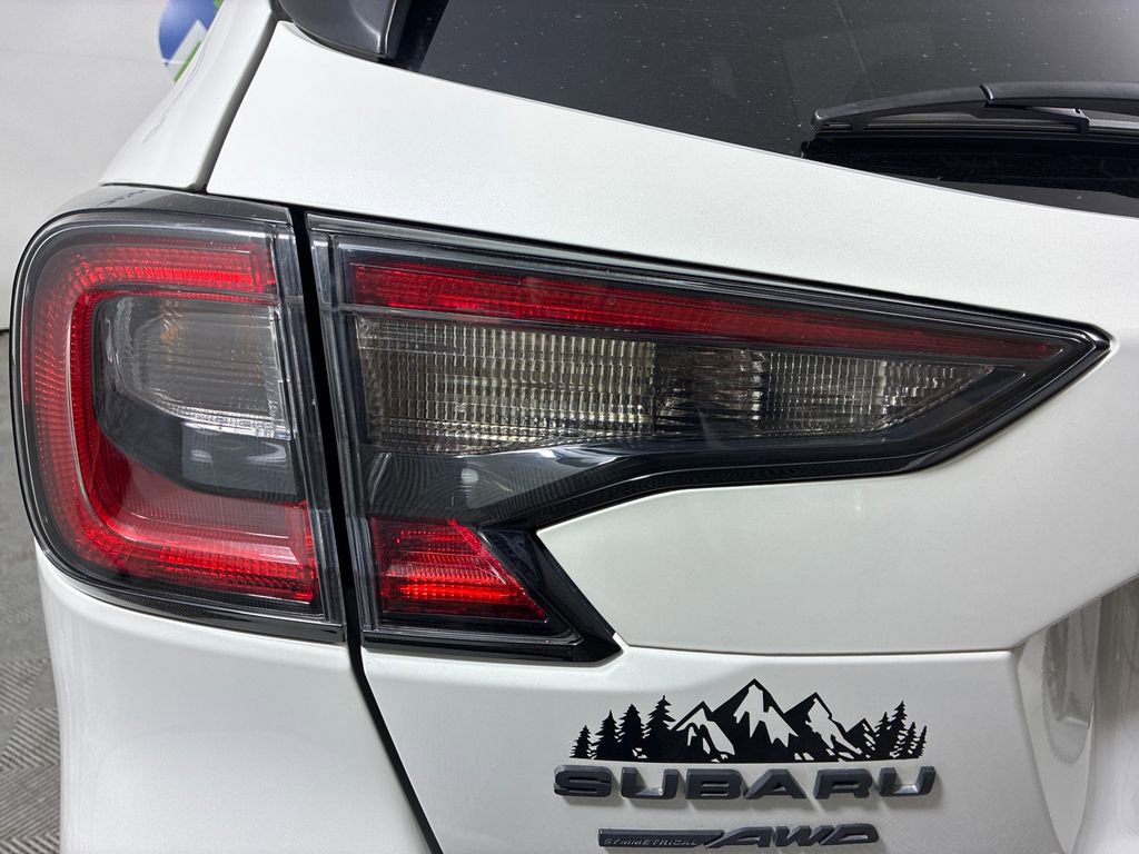 Used 2021 Subaru Outback Premium image 8