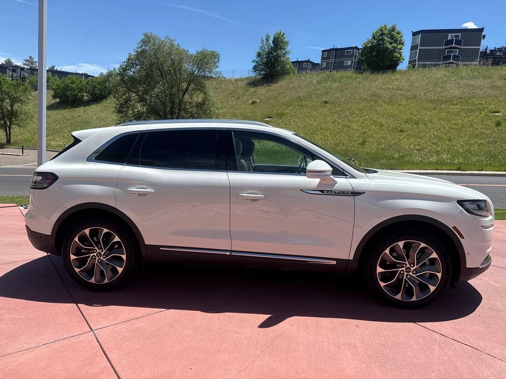 Used 2023 Lincoln Nautilus Reserve w/ Equipment Group 201A AWD/4WD image 28