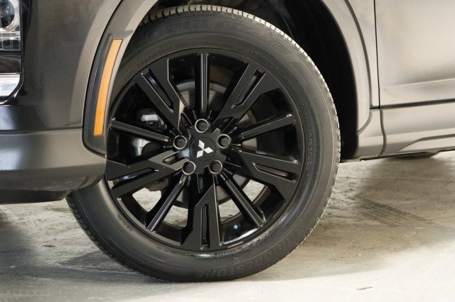 Used 2023 Mitsubishi Eclipse Cross LE AWD/4WD image 3
