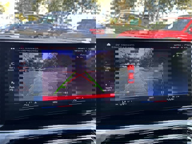 Used 2023 BMW 330i Sedan image 6