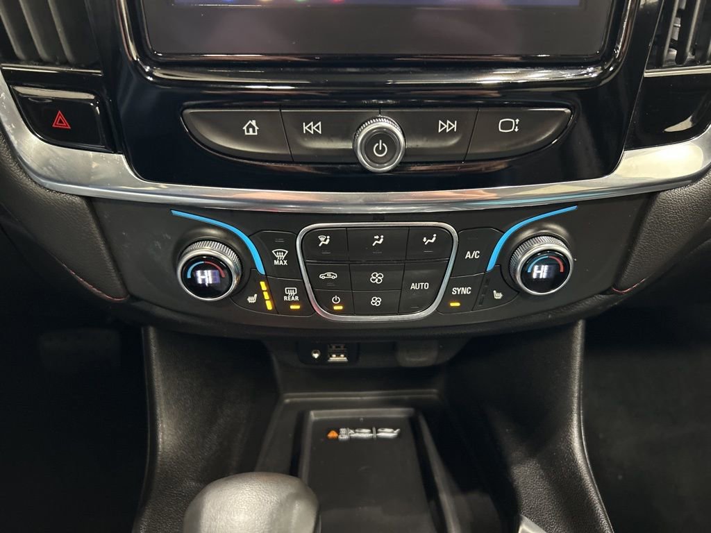 Used 2023 Chevrolet Traverse RS image 26