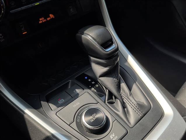 Used 2023 Toyota RAV4 SE w/ SE Grade Weather Package AWD/4WD image 15