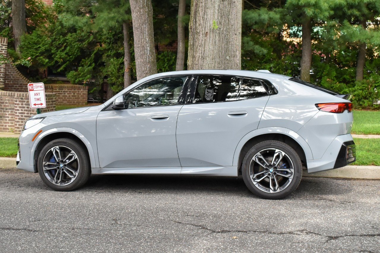 Used 2026 BMW X2 xDrive28i AWD/4WD image 4