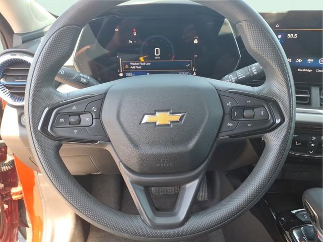 Used 2025 Chevrolet Trax LT FWD image 23