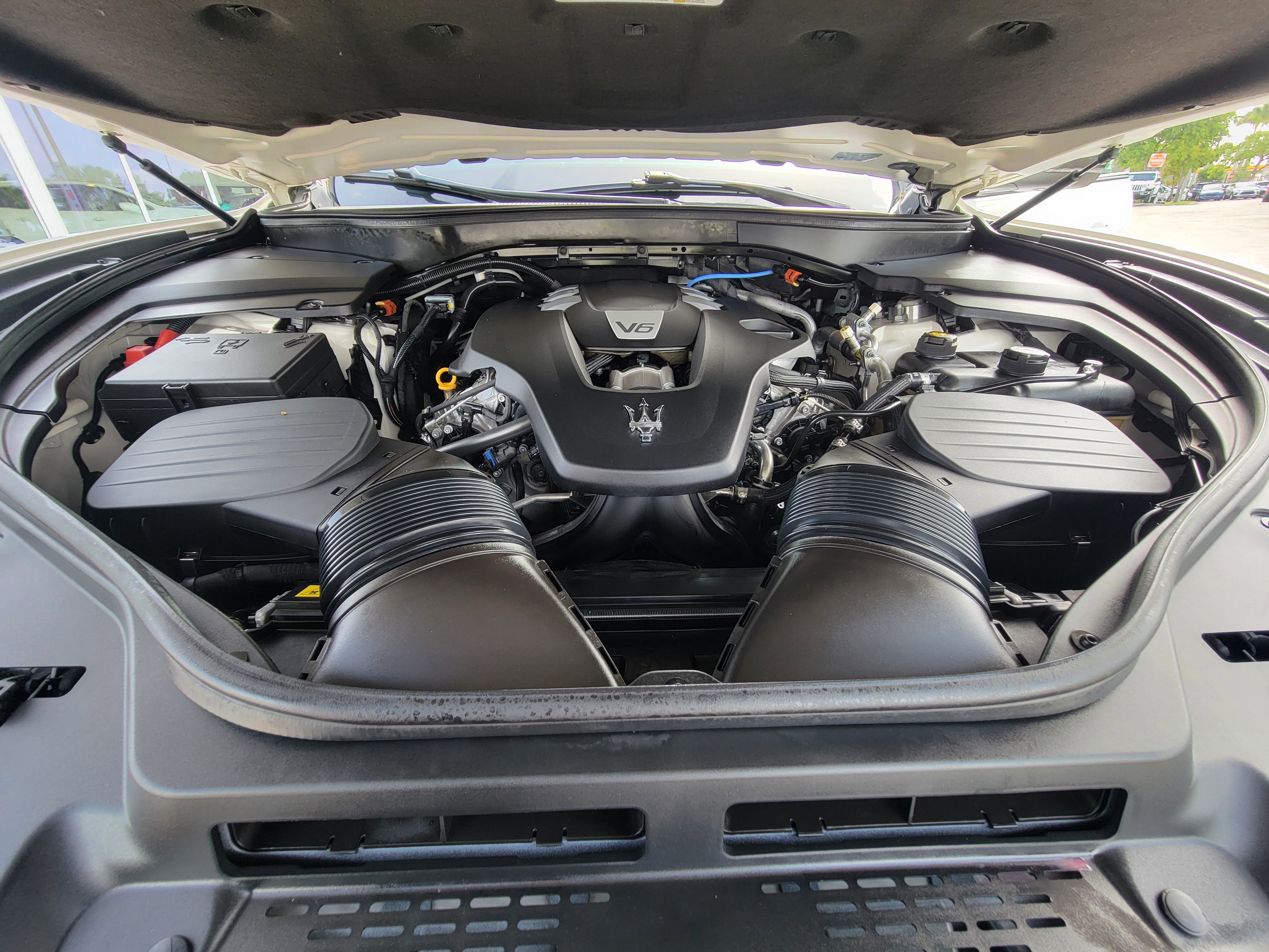Used 2022 Maserati Levante GT image 32