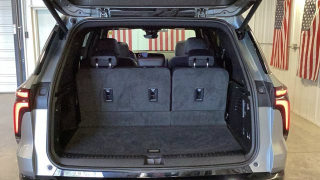 Used 2024 Chevrolet Traverse RS w/ LPO, Floor Liner Package AWD/4WD image 6