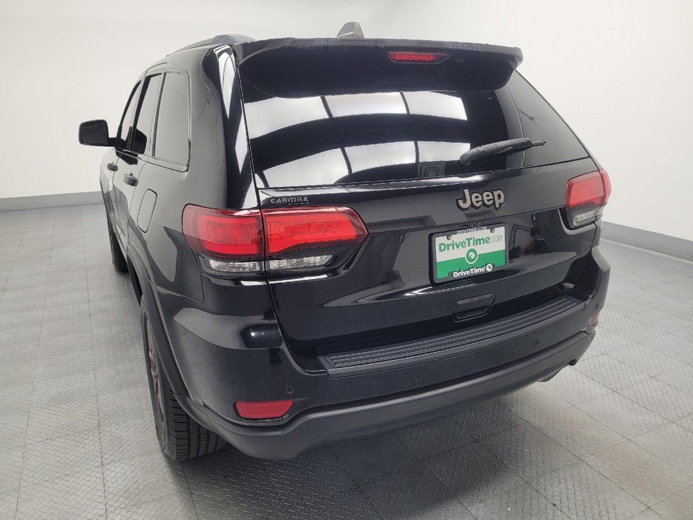 Used 2017 Jeep Grand Cherokee Laredo 75th Anniversary RWD image 6